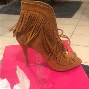 Peep toe Bootie